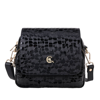 Skórzana listonoszka Canaletto o strukturze kropli – elegancja i funkcjonalność na co dzień TD655s258